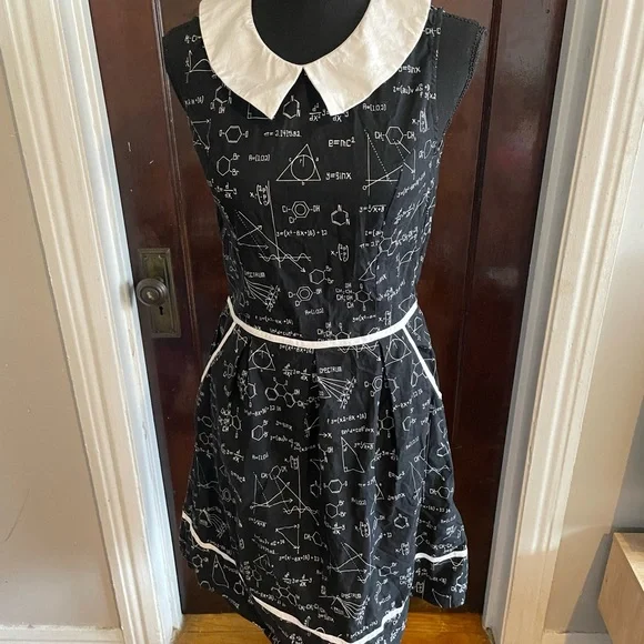Retrolicious Math Equation Collared Dress - Picture 4 of 12